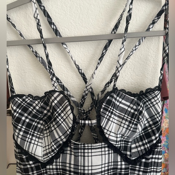 NWT Urban Outfitters Plaid Heart Romper - Picture 6 of 7